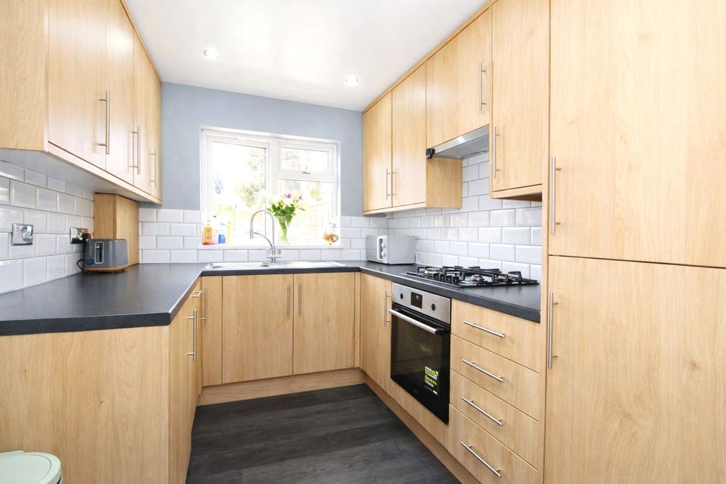 Property photo 2 of 12 Picture 2