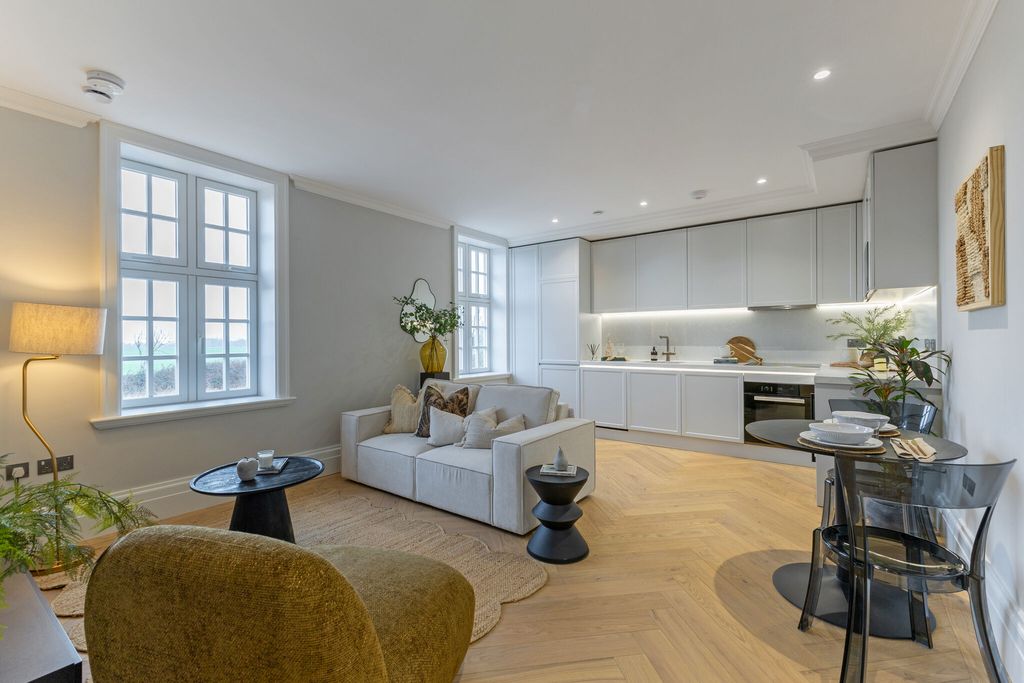 Property photo 1 of 12 Show Home Photo