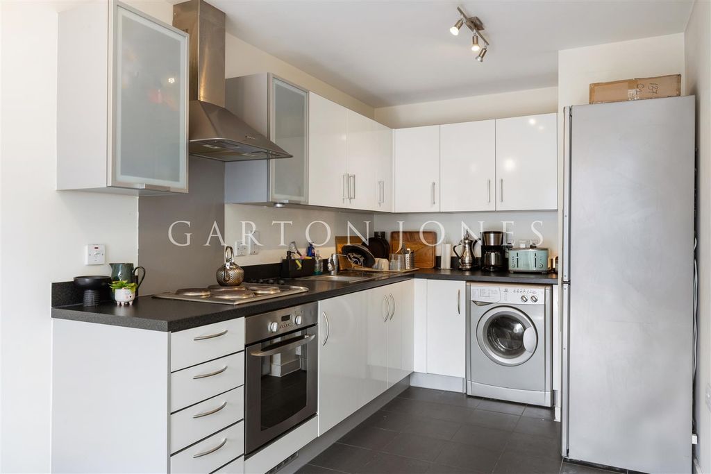 Property photo 3 of 12 Kitchen
