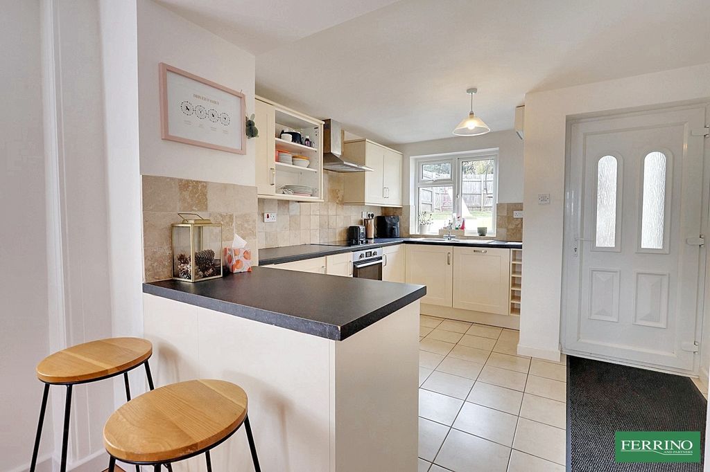 Property photo 3 of 21 Kitchen