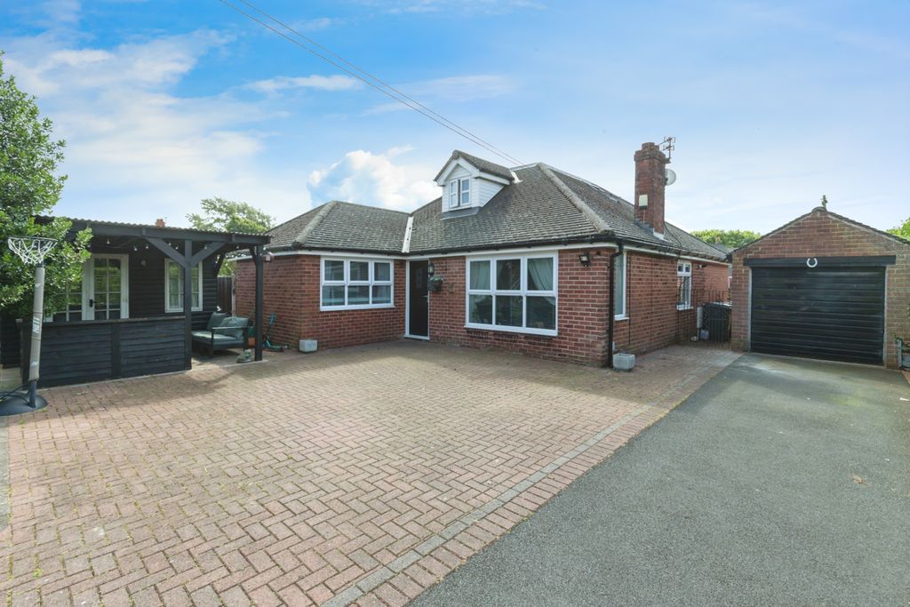 Property photo 1 of 19 Front External