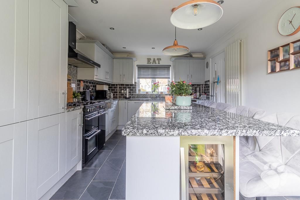 Property photo 3 of 33 Kitchen