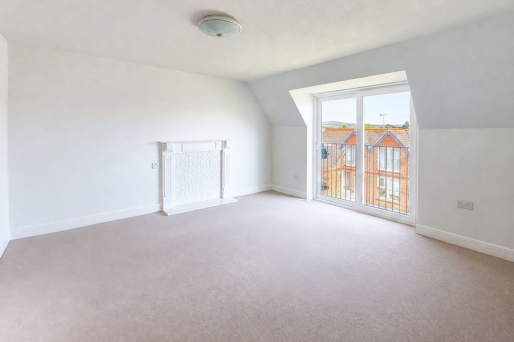 Property photo 3 of 11 Picture No. 02