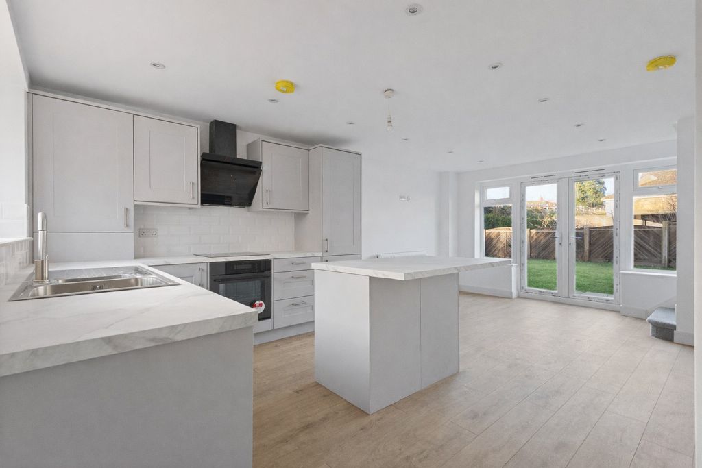 Property photo 2 of 16 Kitchen/Living Room