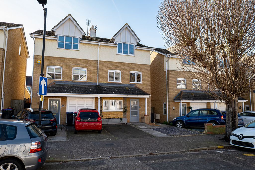 Property photo 1 of 31