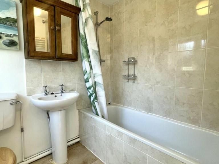 Property photo 3 of 6 Bathroom.Jpg