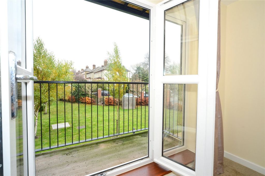 Property photo 3 of 6 Picture No. 06