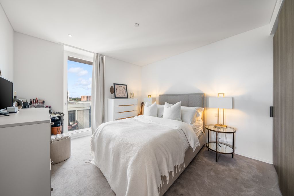 Property photo 3 of 24