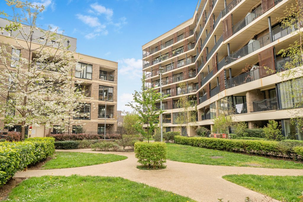 Property photo 1 of 20 1440102-2-69d7Ae2...