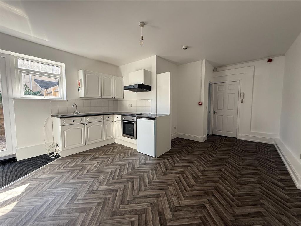 Property photo 2 of 10 Processed-EE3CD0Cf-F438-4Aa3-A97A-B9509Eeda78F.Jpe