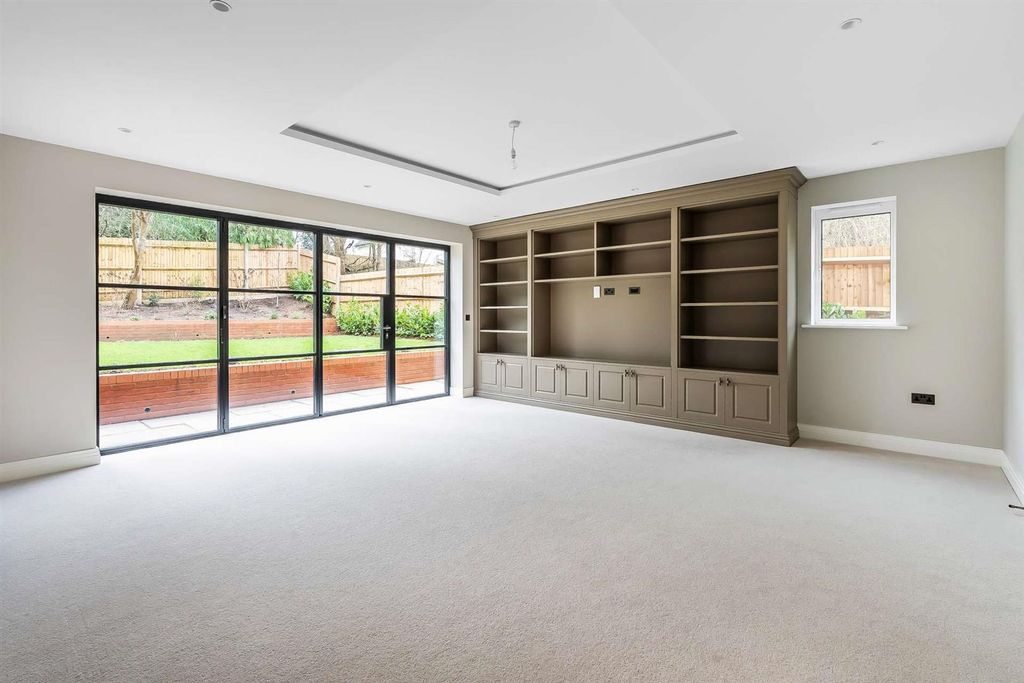 Additional image 6 of 4 bed detached house for saleCross Lanes, Guildford GU1