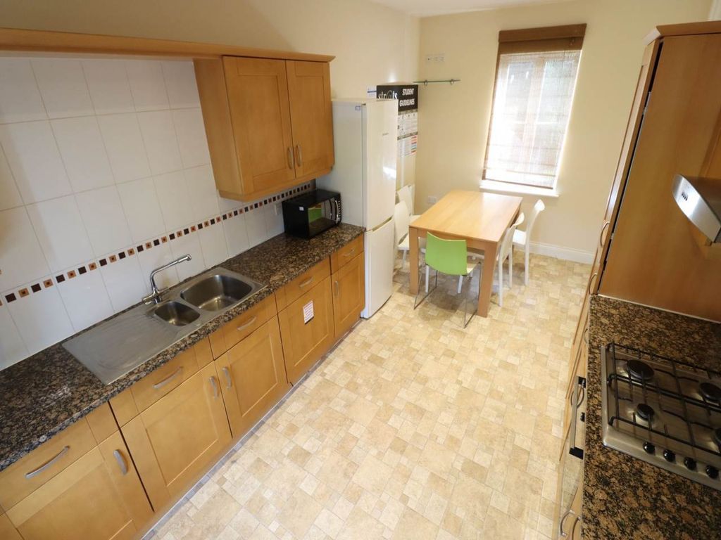 Property photo 3 of 10 8Cef68B7-Bf5A-4Aa4-A8A0-37F4B99E28d8