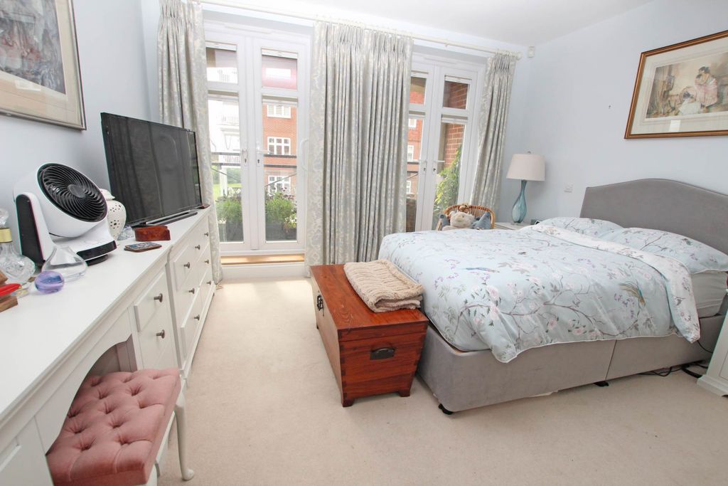 Additional image 5 of 3 bed flat for saleDarley Road, Eastbourne BN20