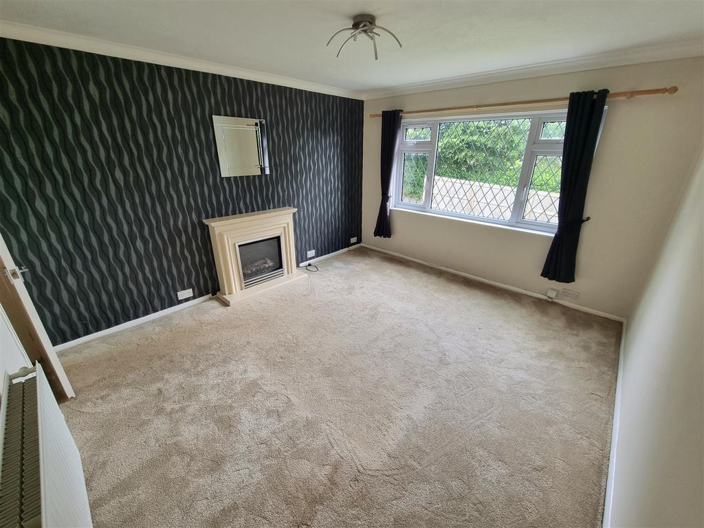 Property photo 3 of 15 Sitting Room.Jpg
