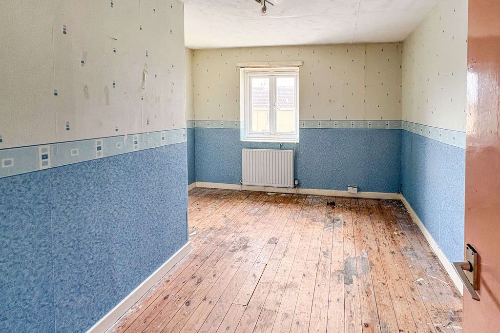 Property photo 2 of 19 36 St Patricks Road, Yeovil, Somerset, BA21 3Ex