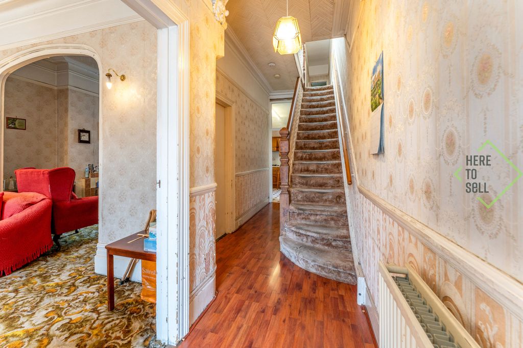 Property photo 2 of 16 Mount Pleasant Road N17 -8