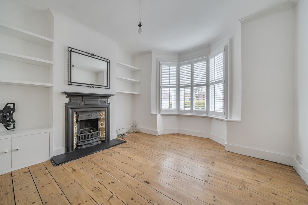 Property photo 3 of 13