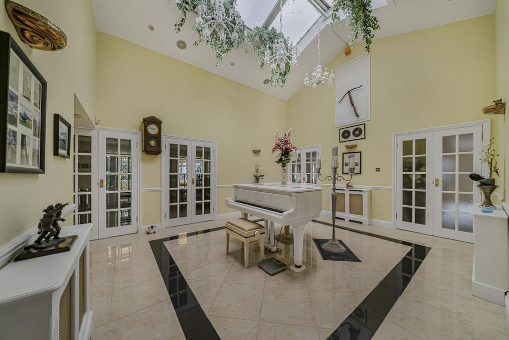 Property photo 2 of 9 Reception Room