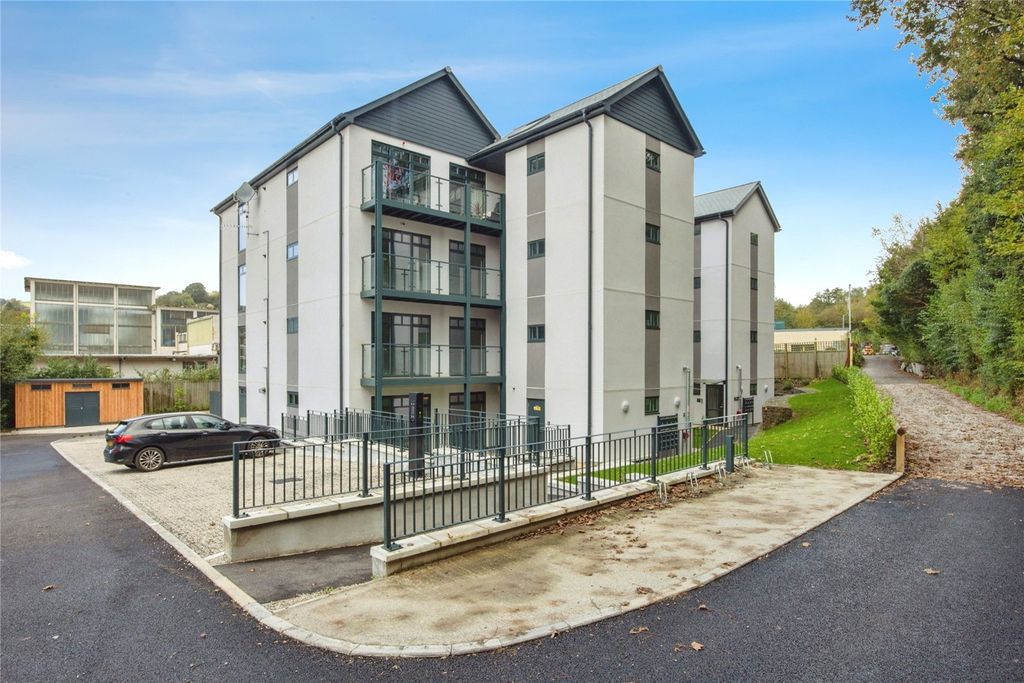 Property photo 3 of 18 Photography