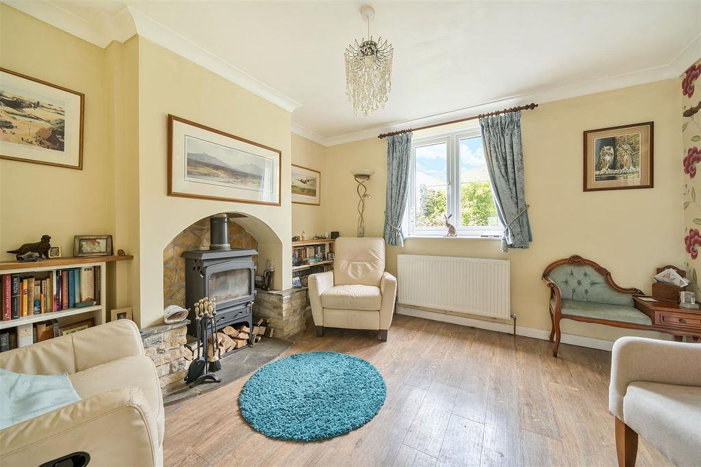Property photo 2 of 32