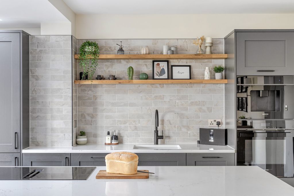 Property photo 2 of 34