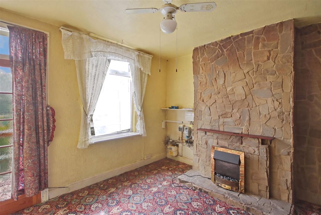 Property photo 2 of 12 Living Room