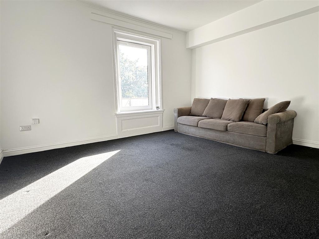 Property photo 3 of 16 Living Room