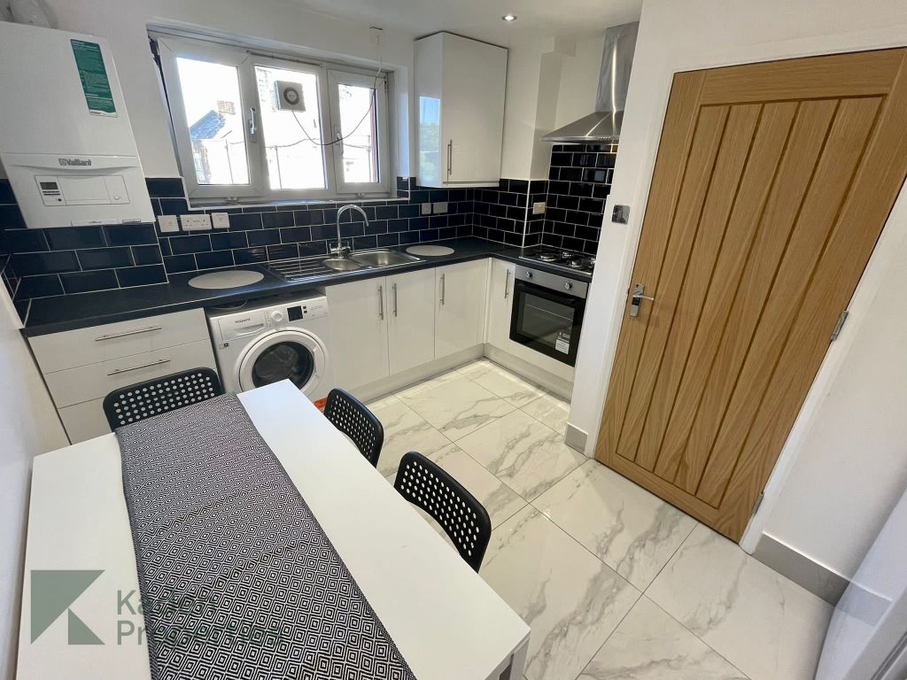 Property photo 3 of 34