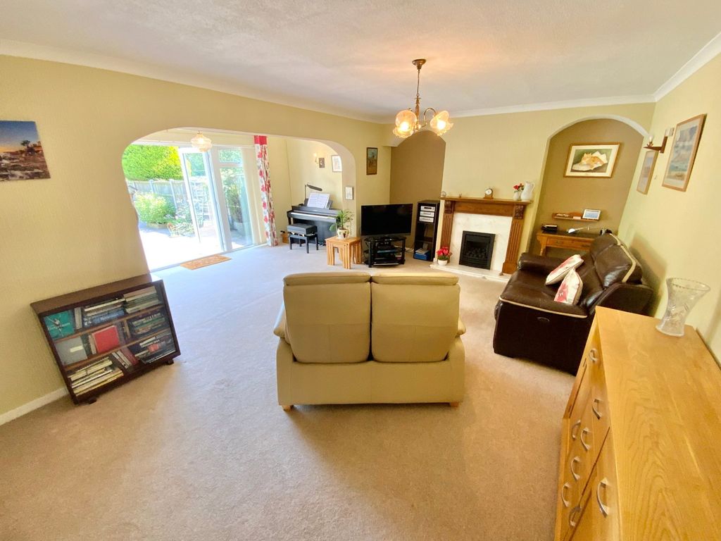 Property photo 2 of 16