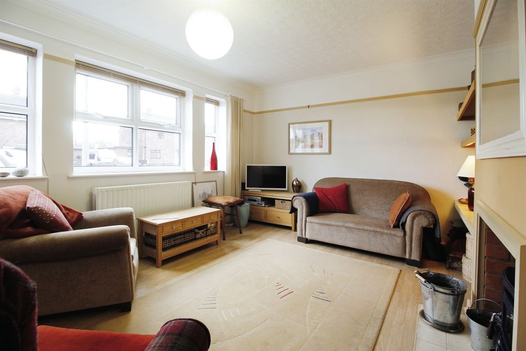 Property photo 2 of 14