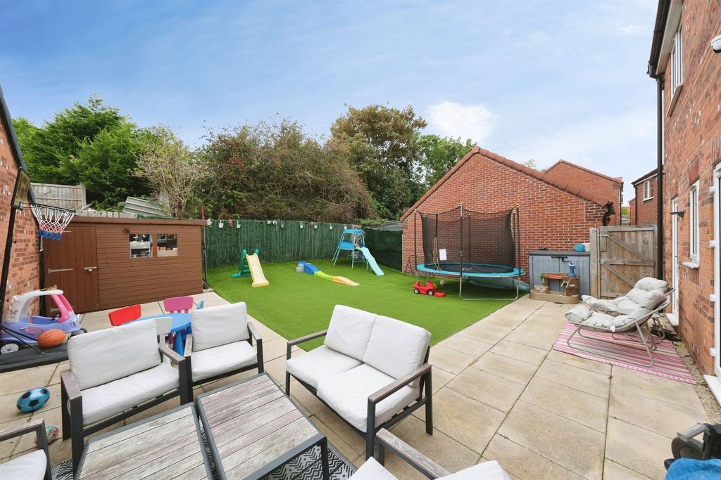 Property photo 2 of 16
