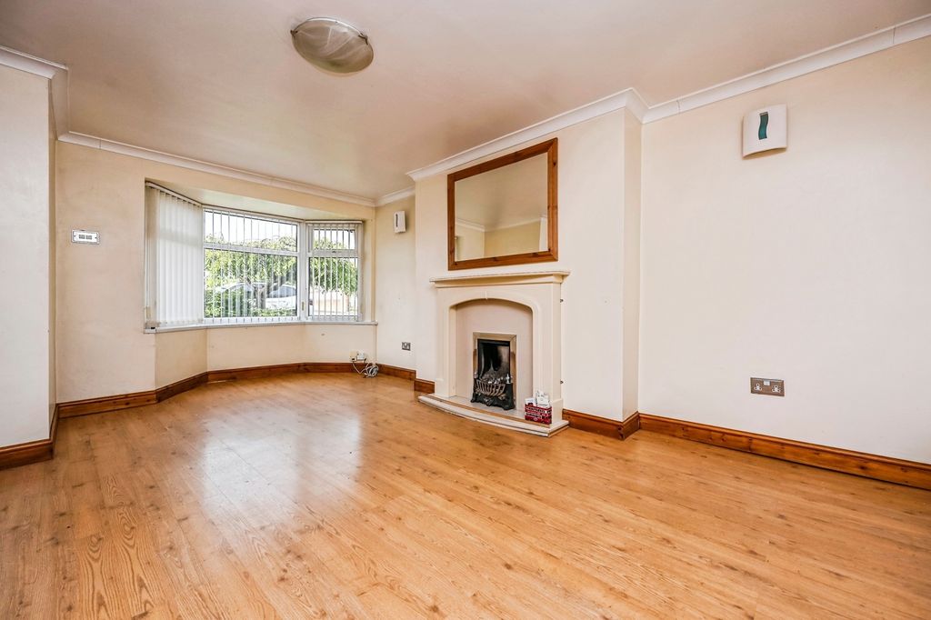 Property photo 2 of 17 Photo