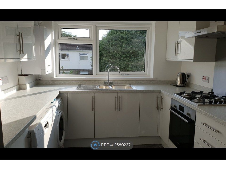 Property photo 2 of 14 Kitchen