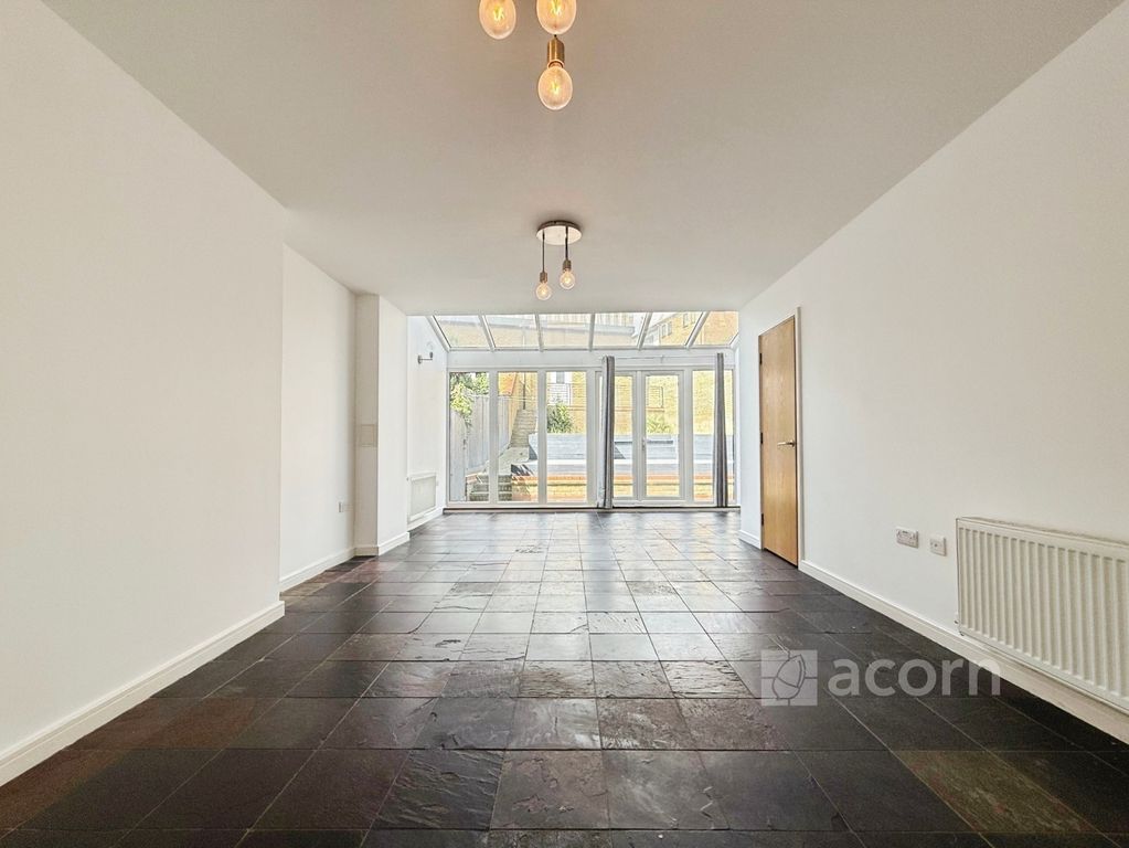 Property photo 2 of 18 Adb933Ca-4-43Af-8...