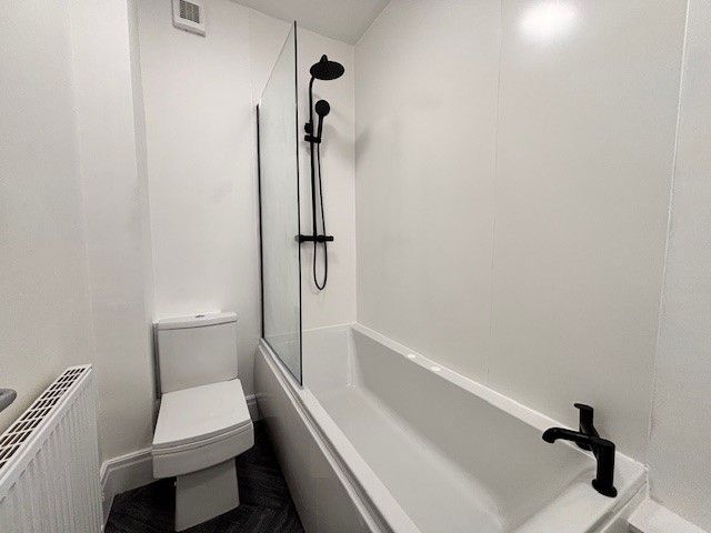 Property photo 3 of 4 Bathroom 1