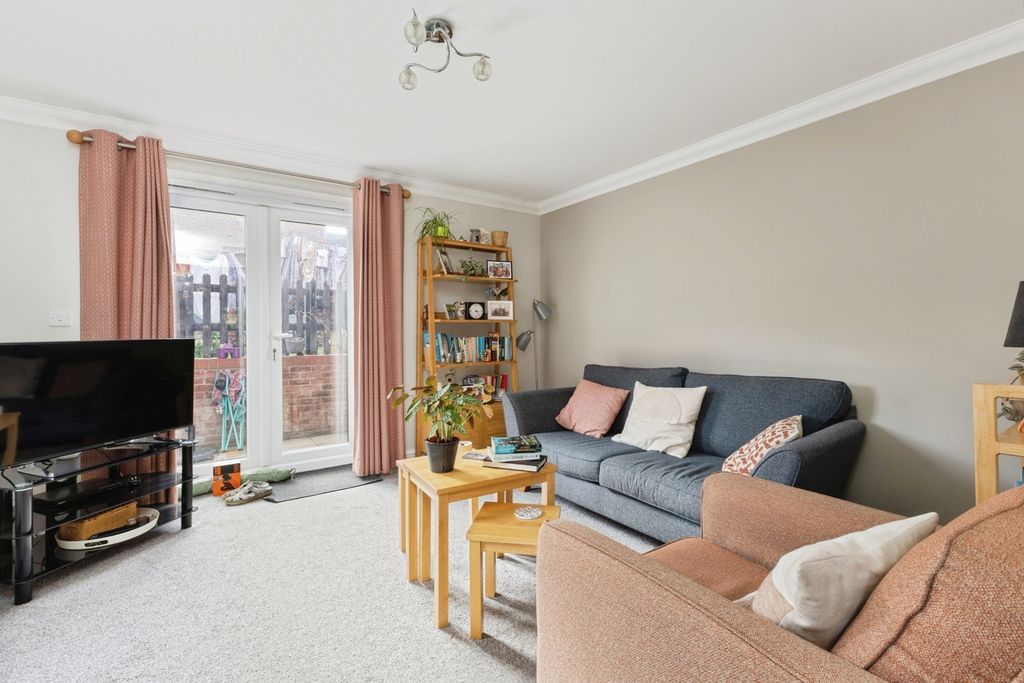 Property photo 2 of 16 Pbox-Img.Jpg