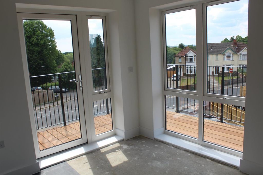 Property photo 2 of 6