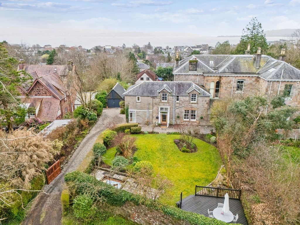 Property photo 1 of 31