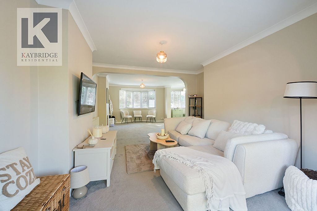 Property photo 3 of 13 Elmwood Drive, Epsom - Kt17 2Nn