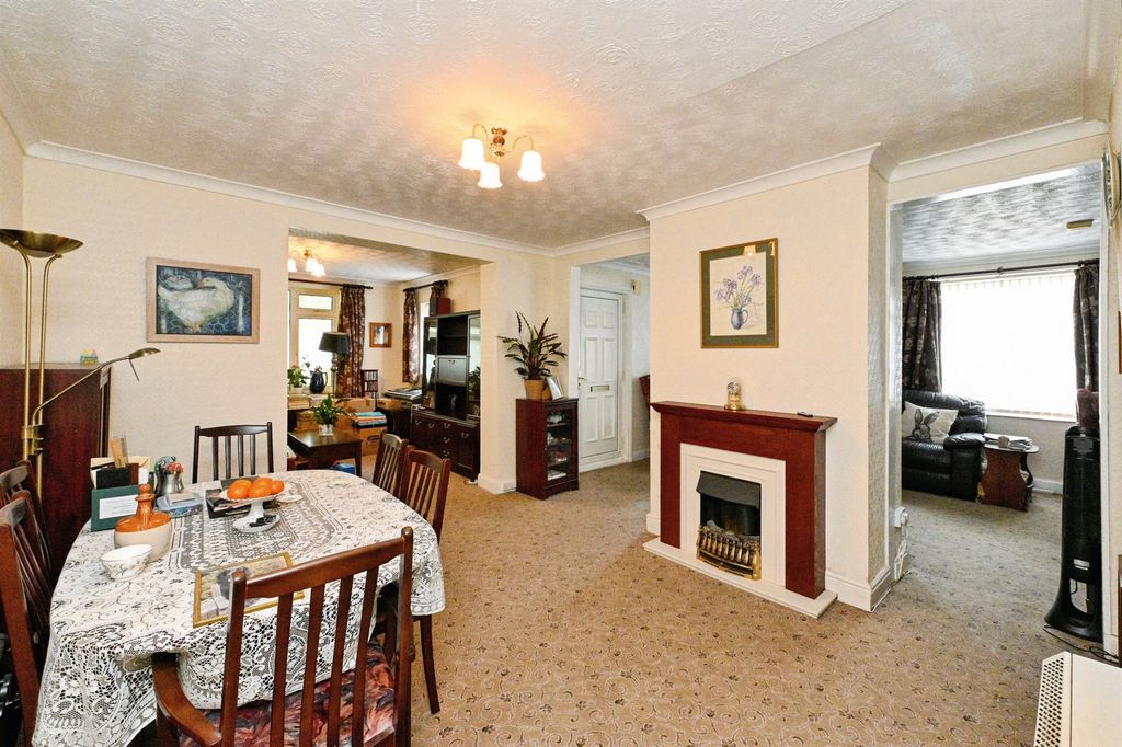 Property photo 3 of 24