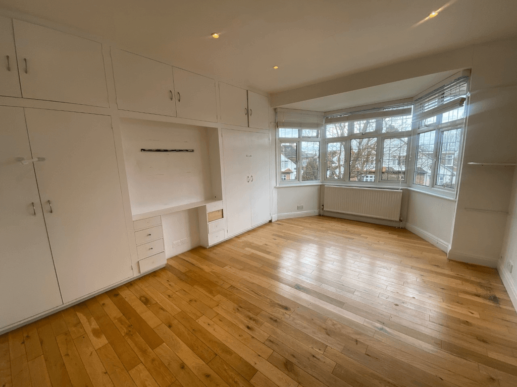 Property photo 3 of 21 Gallery