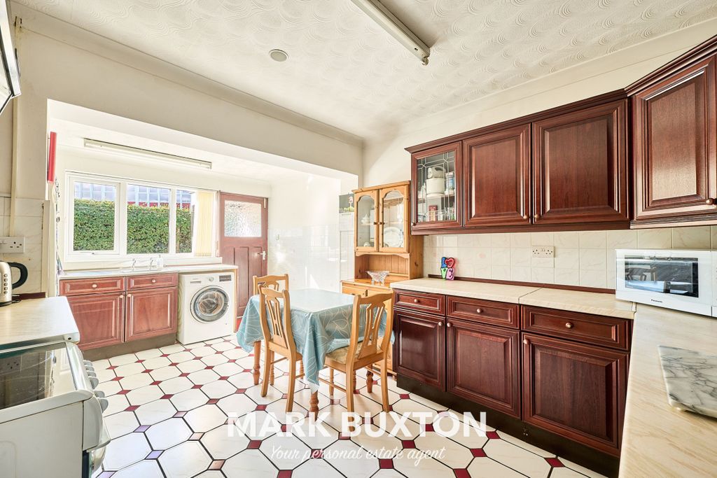 Property photo 3 of 25