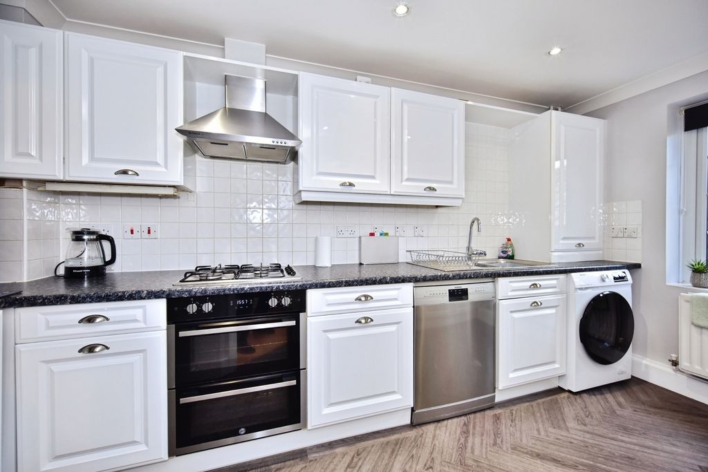 Property photo 3 of 16 Pbox-Img.Jpg