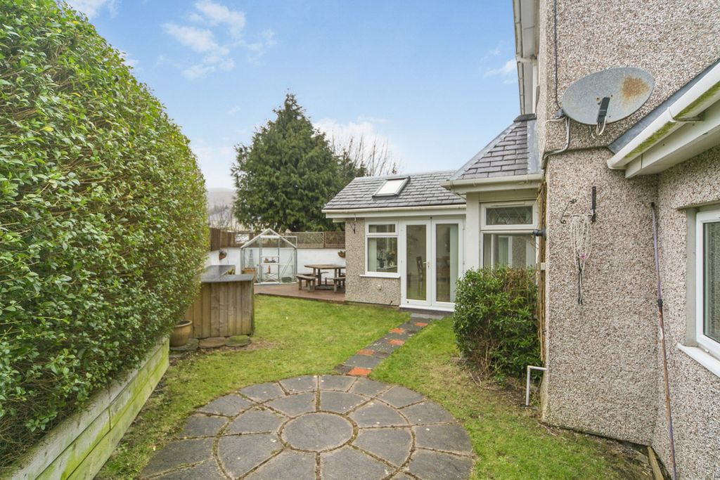 Property photo 3 of 23