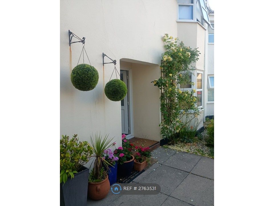 Property photo 1 of 25
