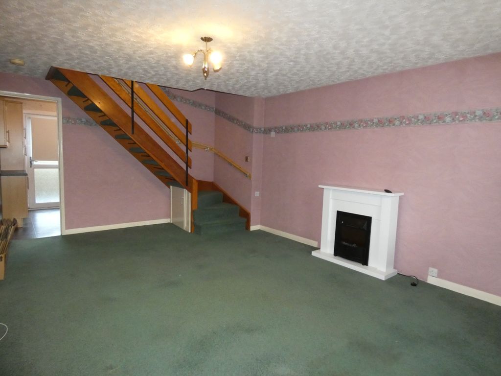 Property photo 2 of 11 Lounge