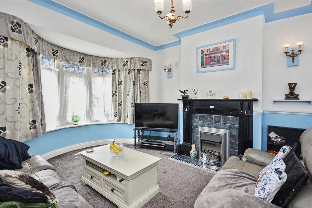 Property photo 3 of 17 Picture No. 35