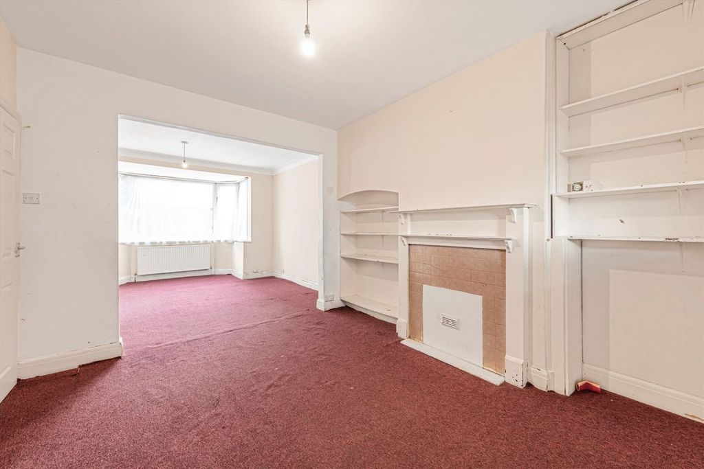 Property photo 3 of 8