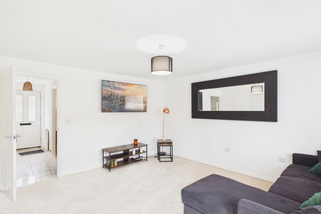 Property photo 3 of 16 Ewemove - Hillside Gardens - Living Room