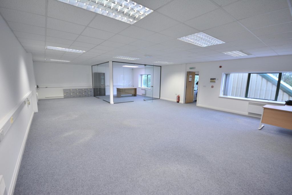 Property photo 2 of 7 Office